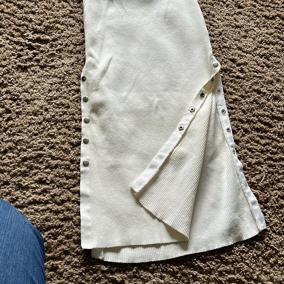 GUESS Ribbed Maxi Dress - Picture 2 of 4